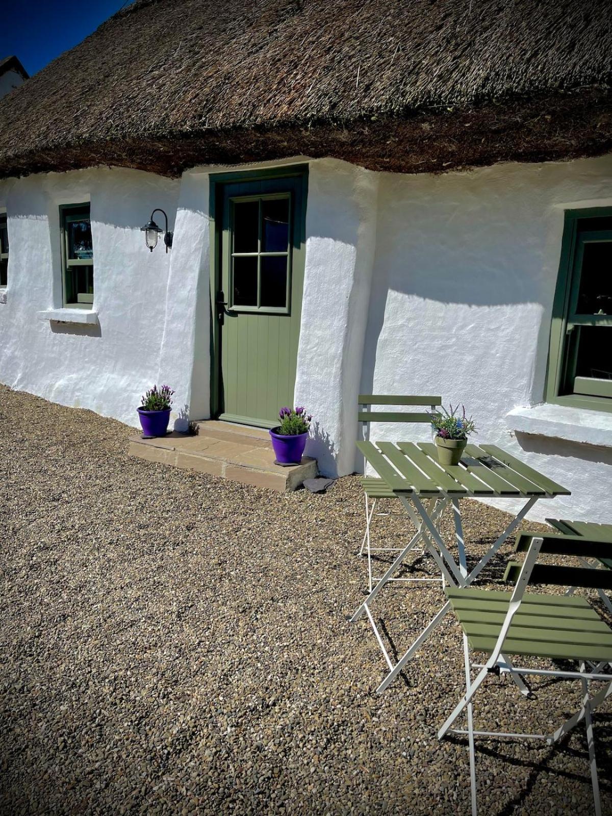 Murphys Thatched *